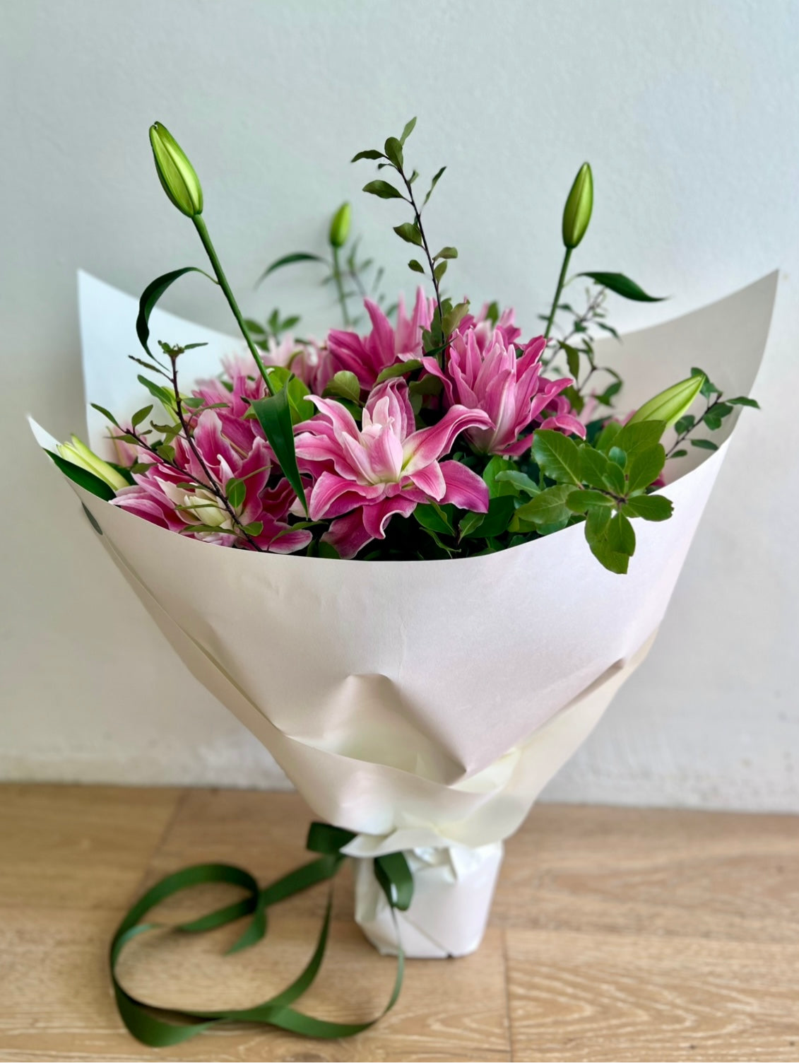 LUSH LILY BOUQUET