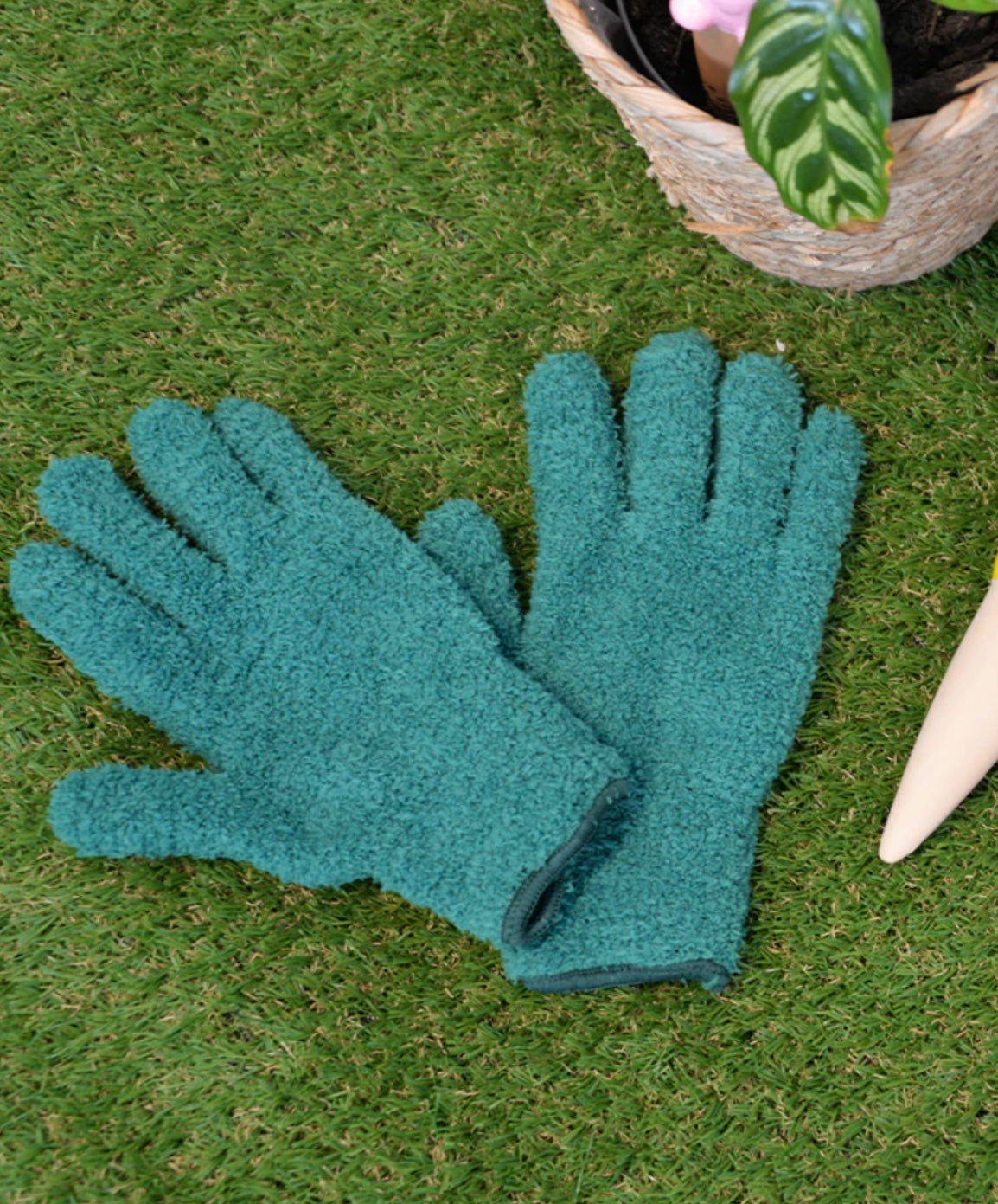 Sprout Leaf Cleaning Gloves